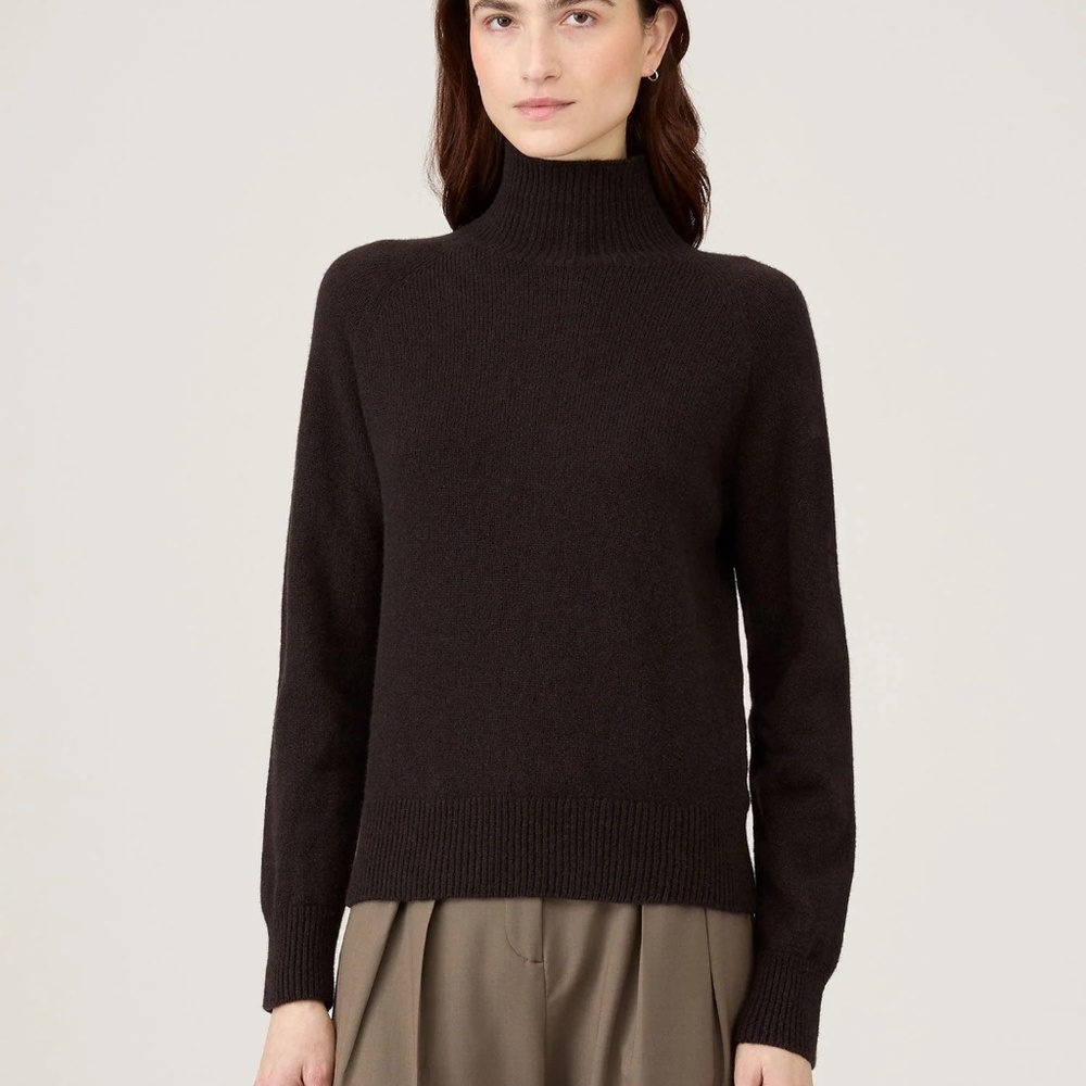 SUNSPEL Women’s Lambswool Turtleneck Sweater, Truffle (Dark Brown) Size S, L